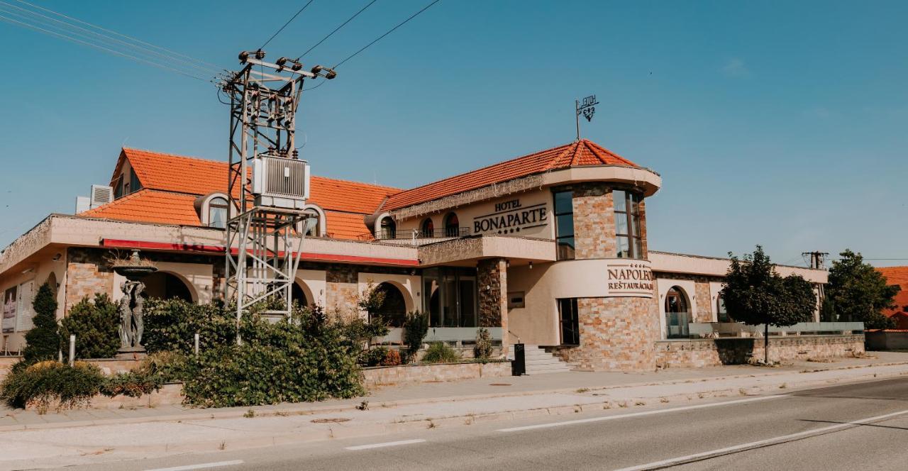 Hotel Bonaparte Košice Exterior foto